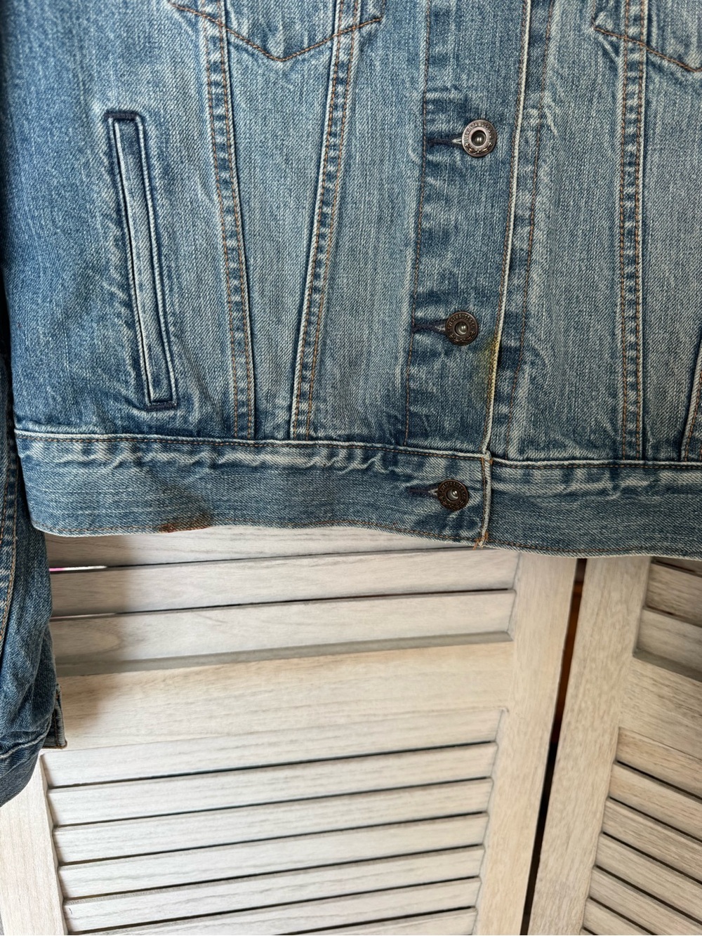 Levi's Medium Blue Vintage Wash Denim Trucker Jacket - Picture 4 of 6